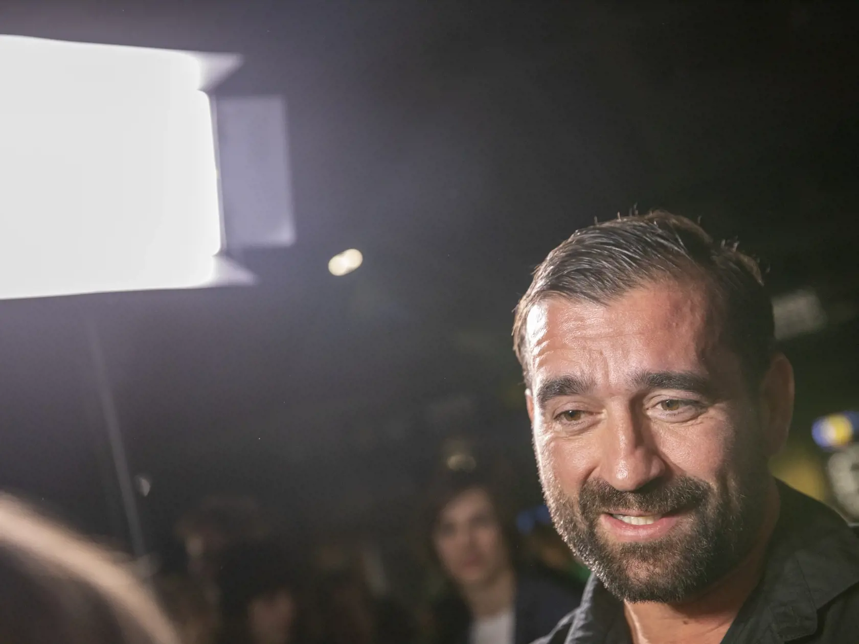  Na snímke je premiéra televízného seriálu Zrada.
Herec Milan Ondrík