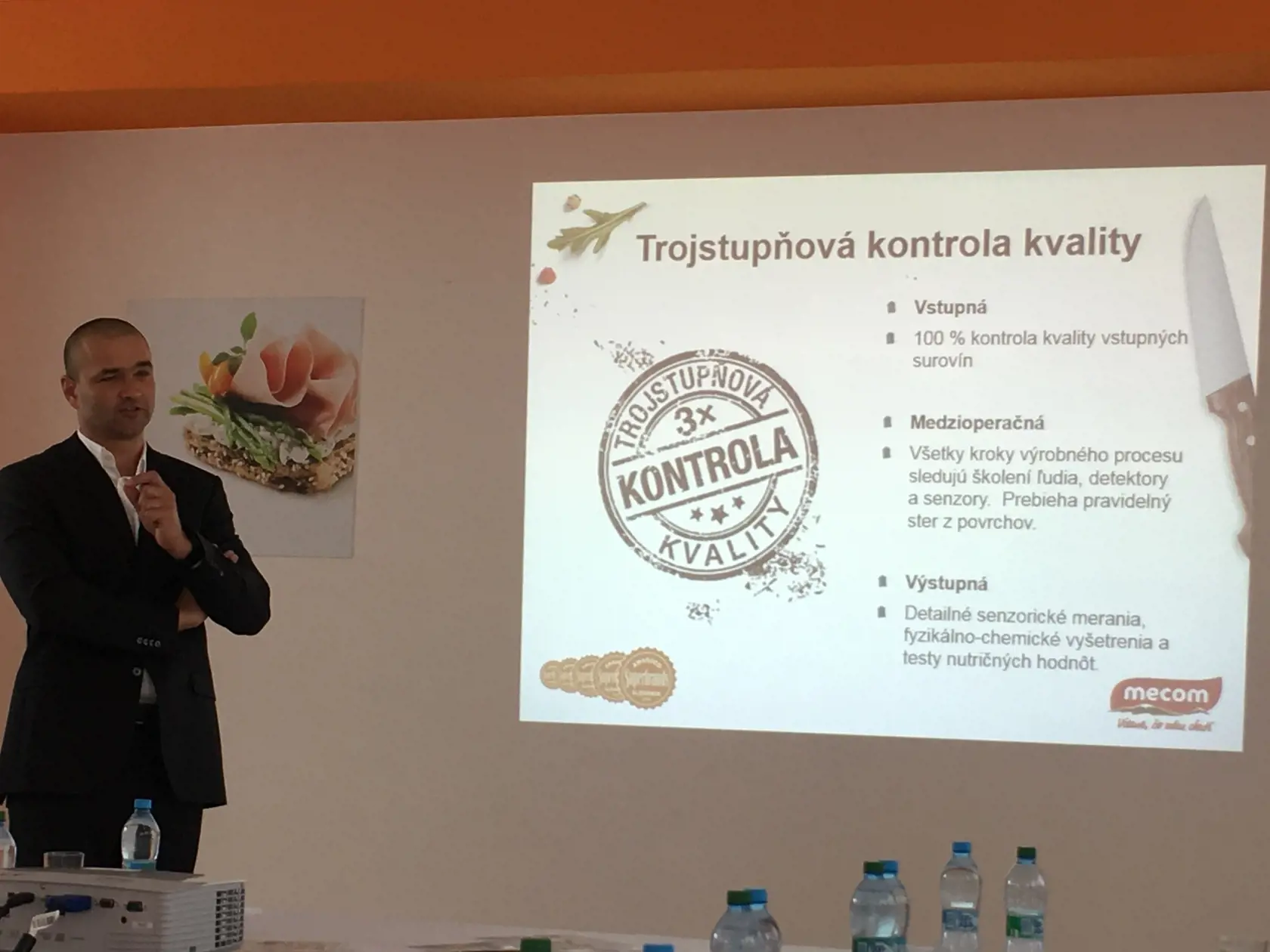 Ladislav Čechovič vysvetľuje systém prísnej trojstupňovej kontroly v Mecom.