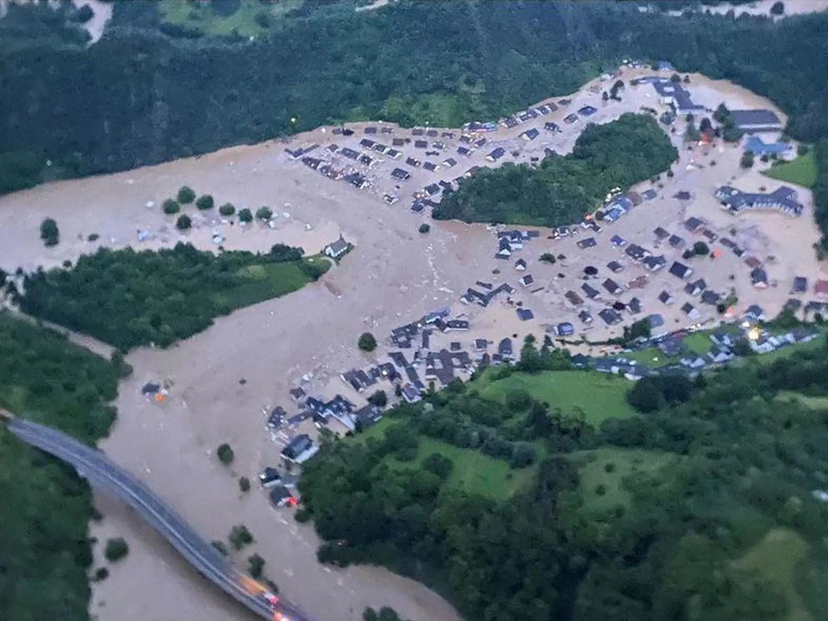 Najviac zasiahnutou spolkovou krajinou je podľa DPA Severné Porýnie-Vestfálsko.