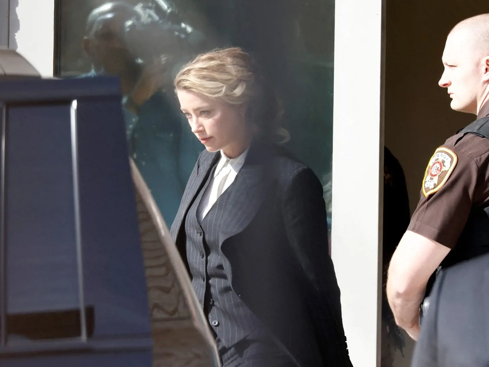 Tento týždeň odštartovali súdne ťahanice, v ktorých herec Johnny Depp žaluje herečku a bývalú manželku Amber Heard. Porota vo Virgínii v utorok vypočula úvodné vyhlásenia v žalobe. Súd by mal trvať dlhšie ako mesiac.