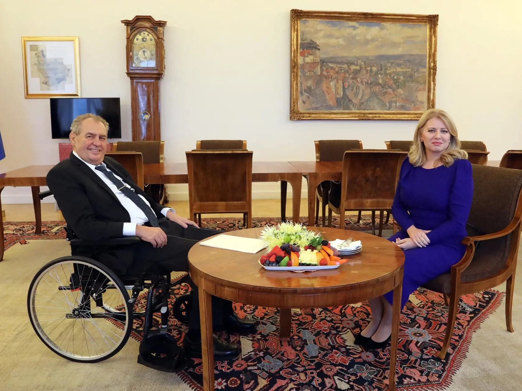 Stretnuie prezidentov: Zuzana Čaputová a Miloš Zeman.