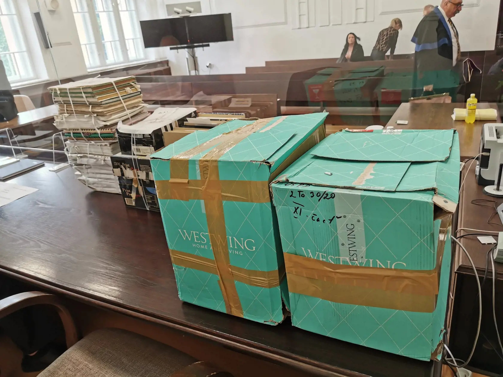 Spisový materiál k prípadu je extrémne rozsiahly aj preto sudca nemohol vymeniť člena senátu.
