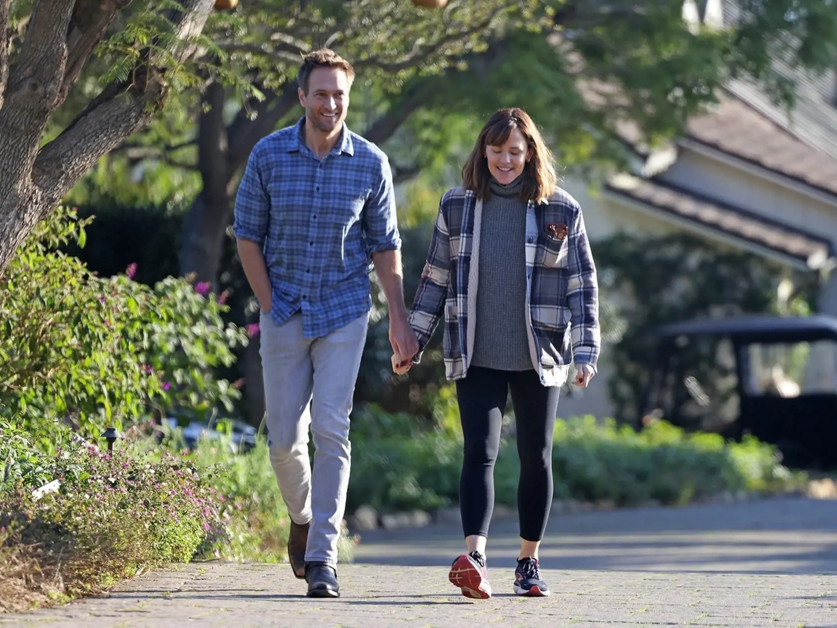 Herečka Jennifer Garner (50) sa po rozvode s Ben Affleckom neobjavovala na verejnosti so žiadnym mužom. Hoci sa šepkalo o jej novom vzťahu s podnikateľom Johnom Millerom (45) už dlhšie, známa dvojica vyšla s pravdou von až teraz.