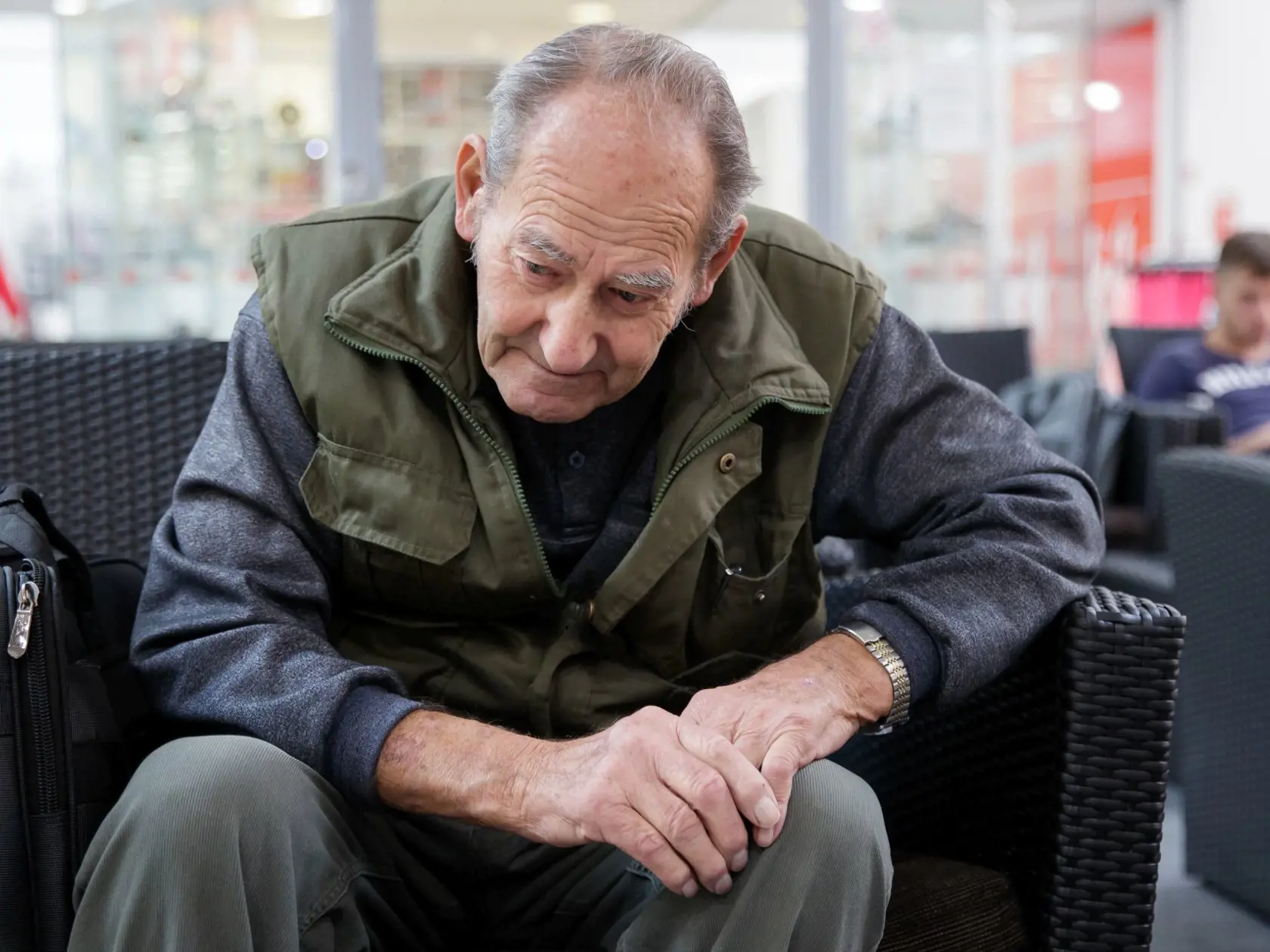 Jozef Vaškeba je aj vo svojom veku odhodlaný pomôcť starostovi Vrakune riešiť problémy. 