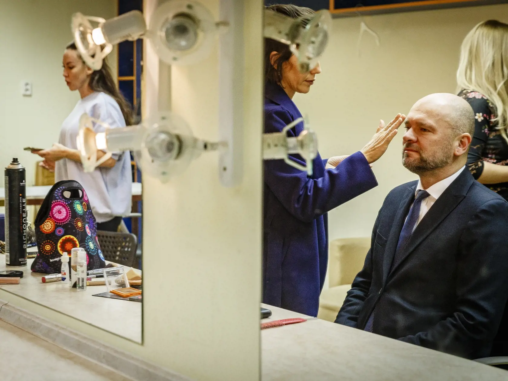 Fotografia zo špeciálneho štúdia RTVS pri príležitosti vyhlásenia volieb do Národnej rady Slovenskej republiky 2020. Na snímke je líder SaS Richard Sulík.