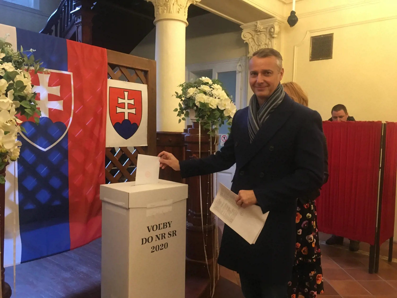 Richard Raši volil v roku 2020 mieste svojho bydliska v mestskej časti Košice - Barca. Očakával, že jeho vtedajšia strana Smer-SD voľby vyhrá a zostaví vládu.
