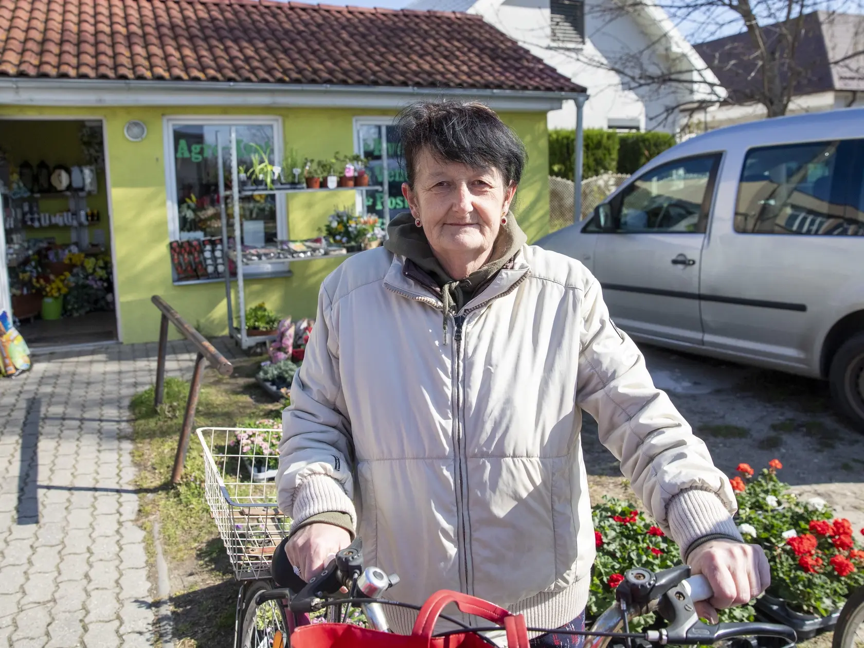 Na snimke je obec Plavecký Štvrtok, kde sa našlo ďalšie ohnisko nákazy slintačky a krívačky , okrem južného Slovenska aj na Záhorí.