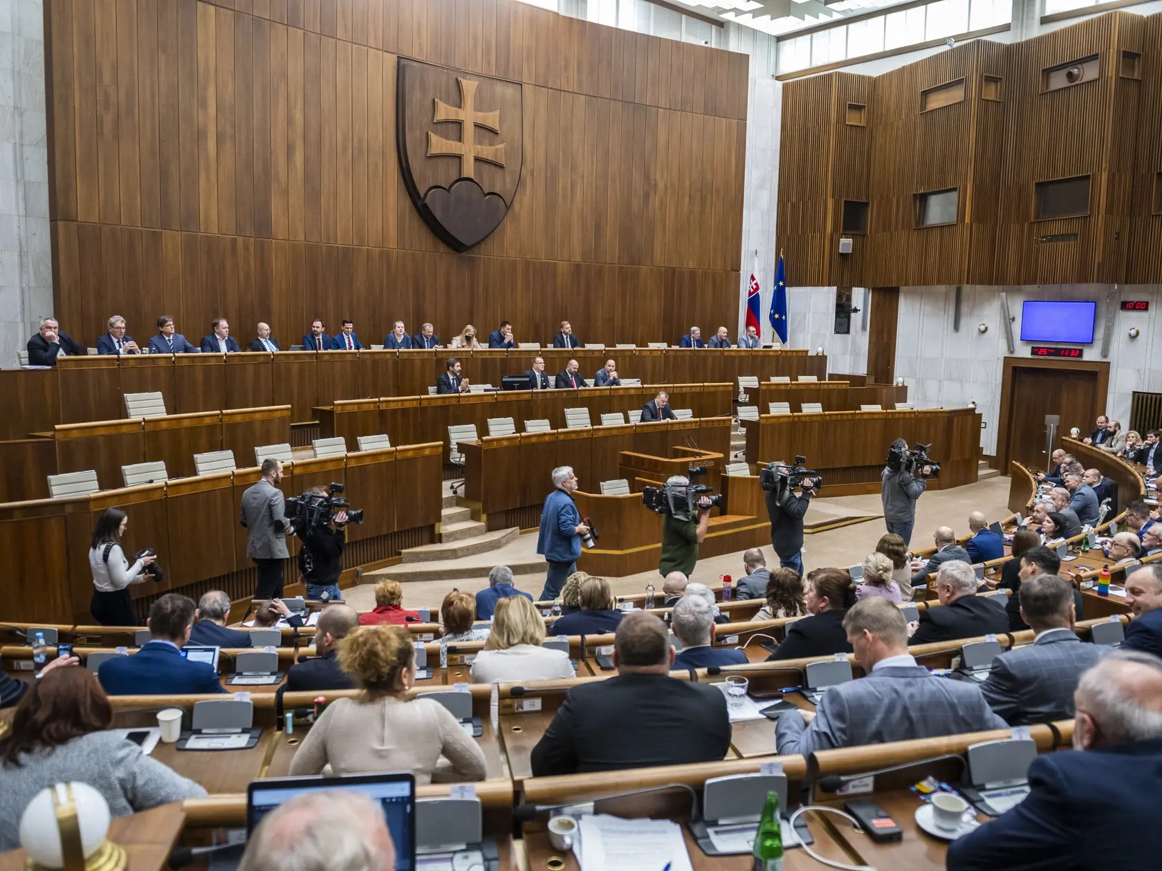 Na snímke plénum NRSR počas hlasovania na 78. schôdzi NRSR o zmene Ústavy na skrátenie volebného obdobia v Bratislave 25. januára 2023. FOTO TASR - Jaroslav Novák
