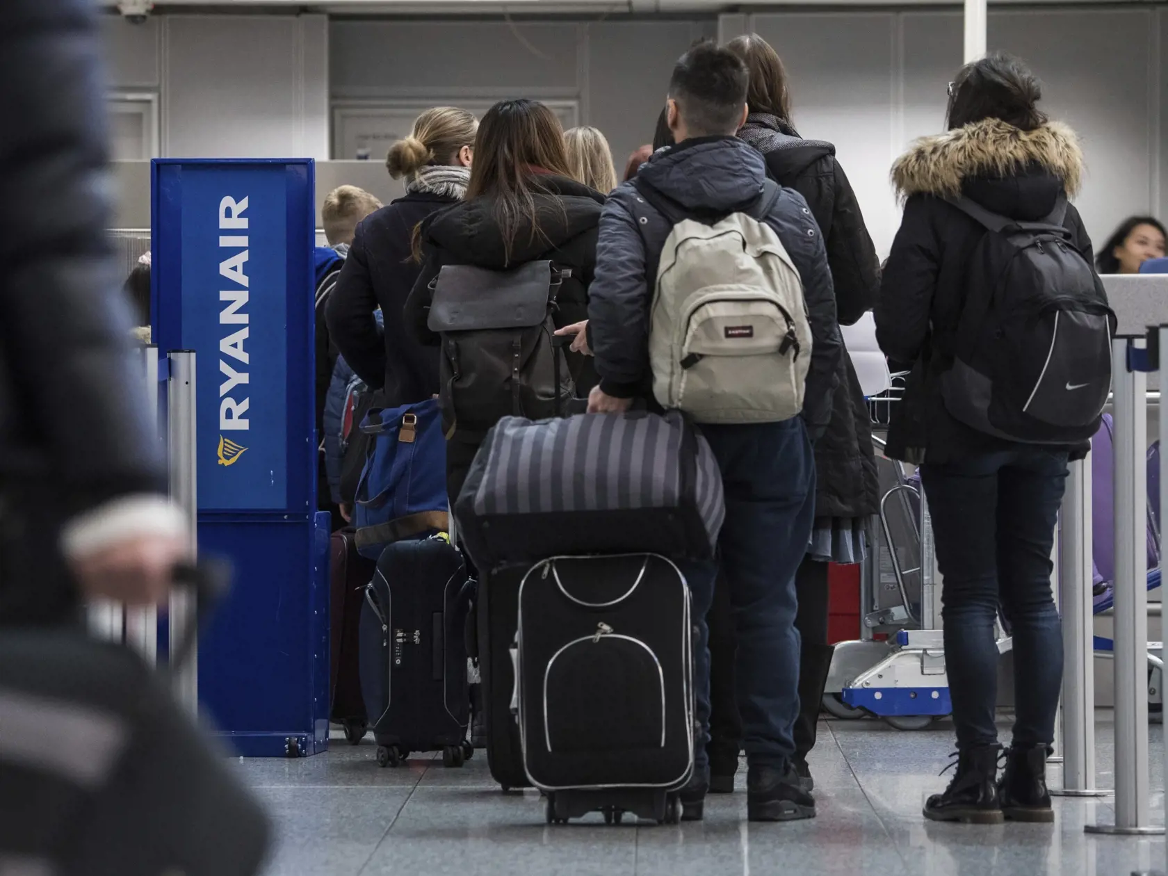 Letecká spoločnosť Ryanair zaviedla zmeny v preprave príručnej batožiny.