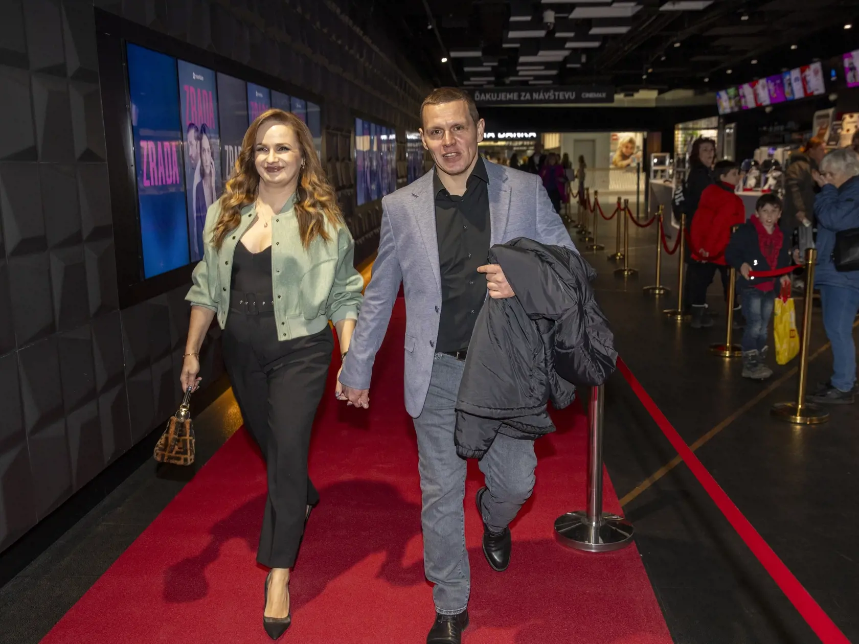  Na snímke je premiéra televízného seriálu Zrada.
Hrečka Zuzana Kubovčíková-Šebová 