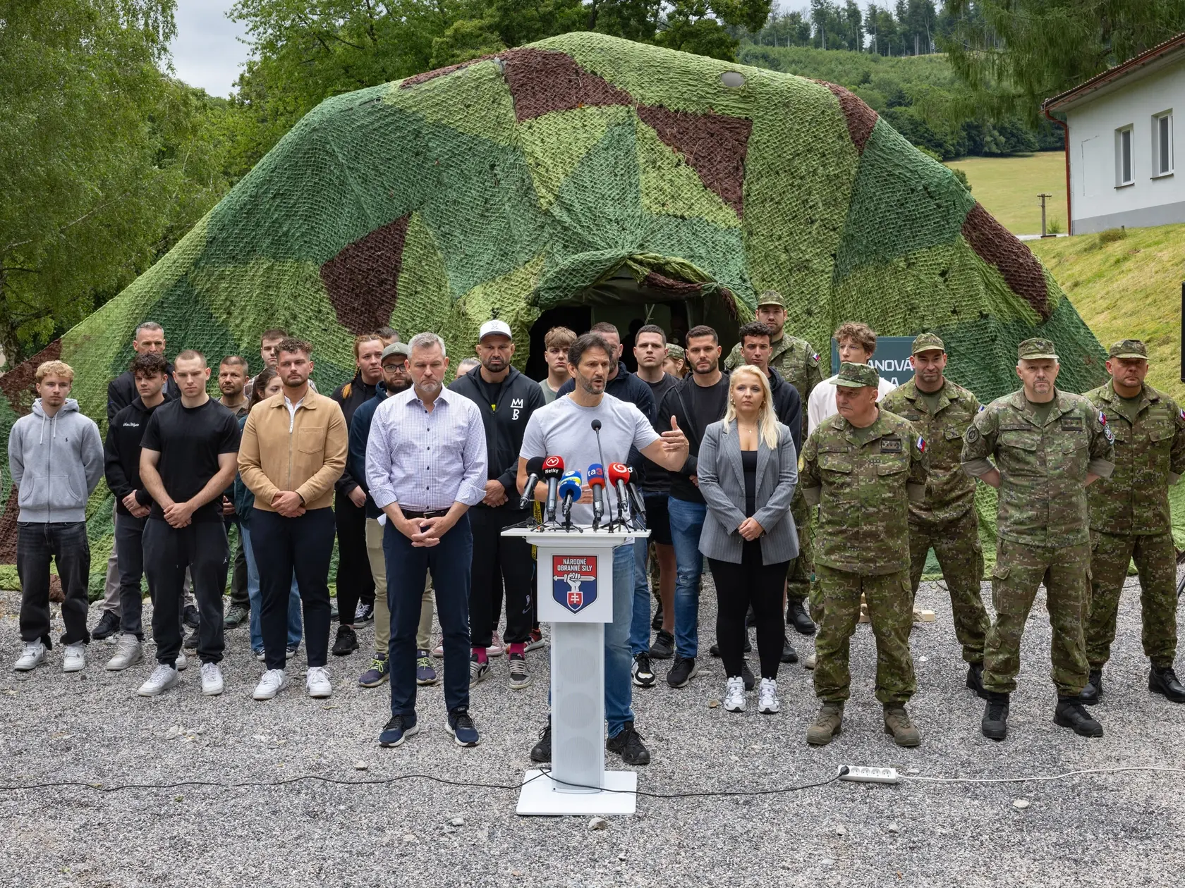 Politici sa zaprisahali, že špeciálny prístup vyžadovať nebudú.