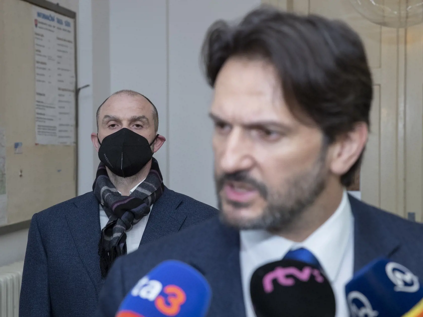 Otvorenie hlavného pojednávania v kauze Dobytkár na Špecializovanom trestnom súde v Banskej Bystrici. Na snímke zľava je Norbert Bödör a Robert Kaliňák.