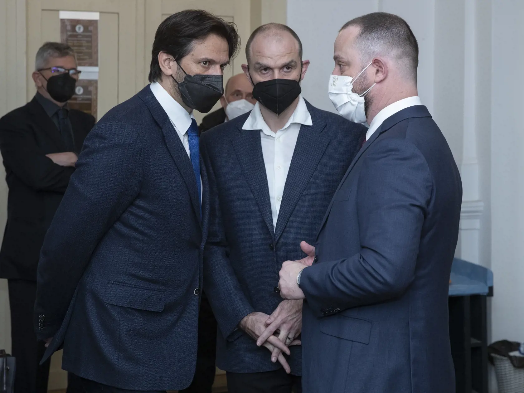 Otvorenie hlavného pojednávania v kauze Dobytkár na Špecializovanom trestnom súde v Banskej Bystrici. Na snímke zľava je Robert Kaliňák, Norbert Bödör a Marek Para.