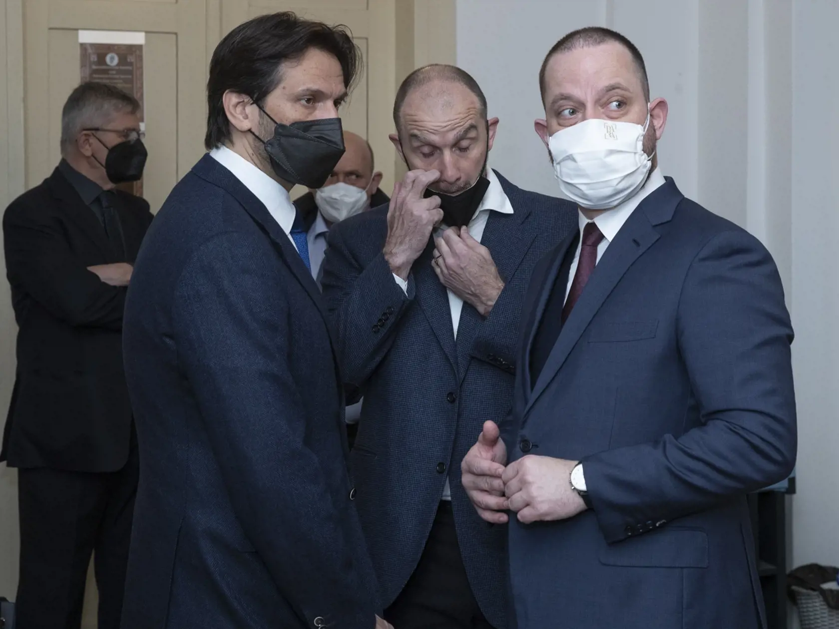 Otvorenie hlavného pojednávania v kauze Dobytkár na Špecializovanom trestnom súde v Banskej Bystrici. Na snímke zľava je Robert Kaliňák, Norbert Bödör a Marek Para.