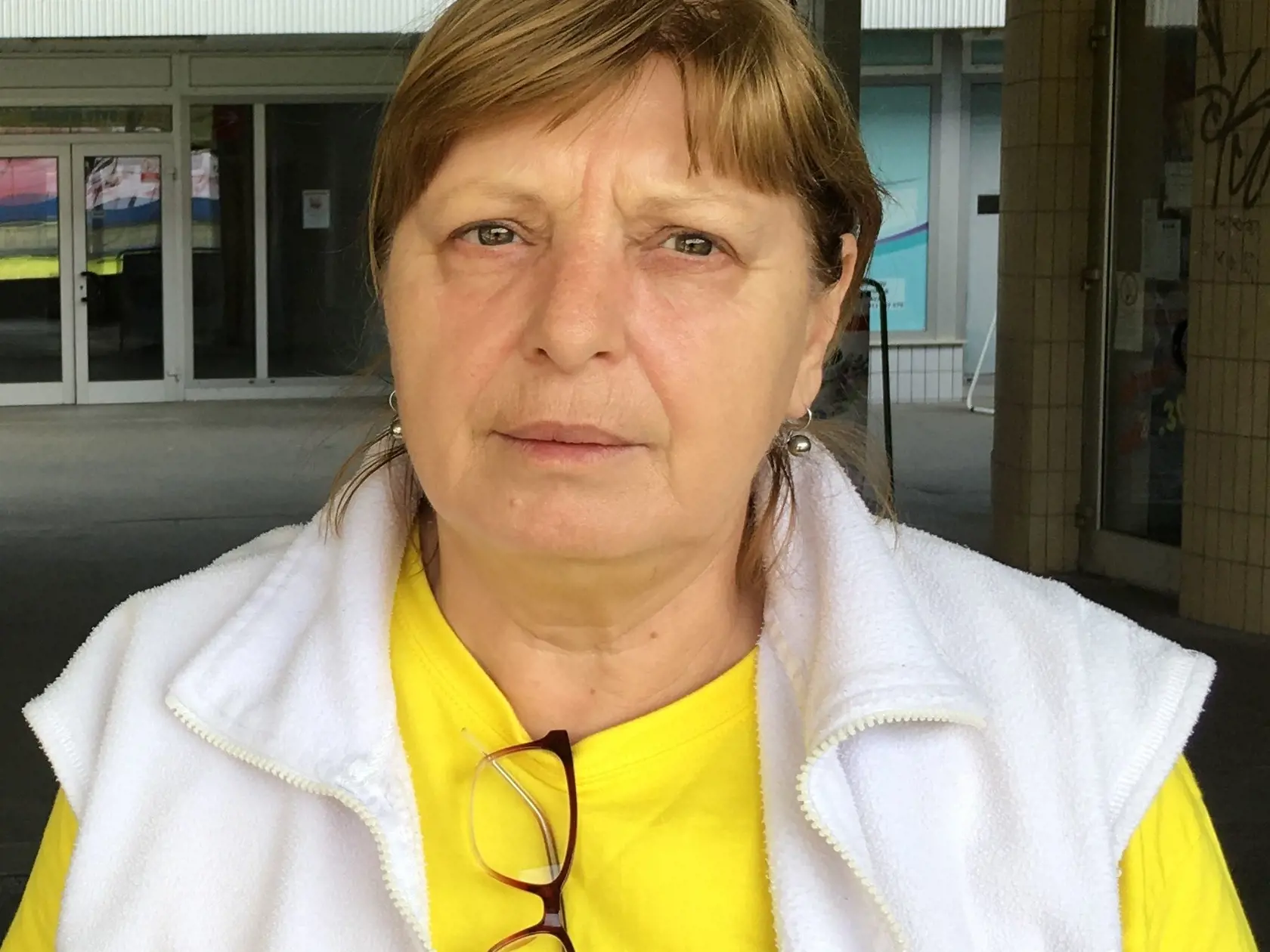 Alžbeta (58): „Mala som dvakrát vážnejší úraz. Prvýkrát autonehodu, druhý raz ma zrazilo auto. V oboch prípadoch ma dali do poriadku a nič som nemusela doplácať. Takže podľa mňa je to dobré.“