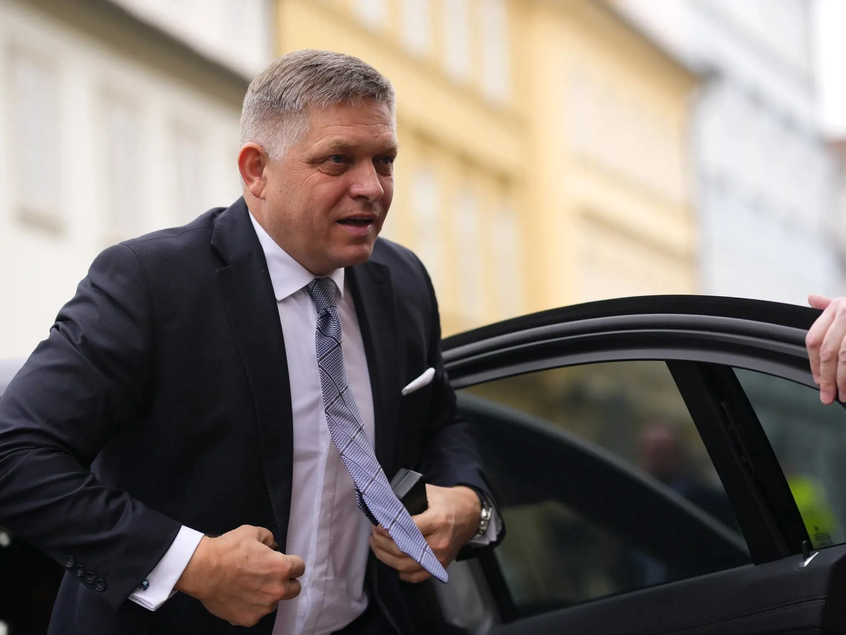 Slovenský premiér Robert Fico prichádza na summit predsedov vlád Vyšehradskej štvorky (V4) v utorok 27. februára 2024 v Prahe.