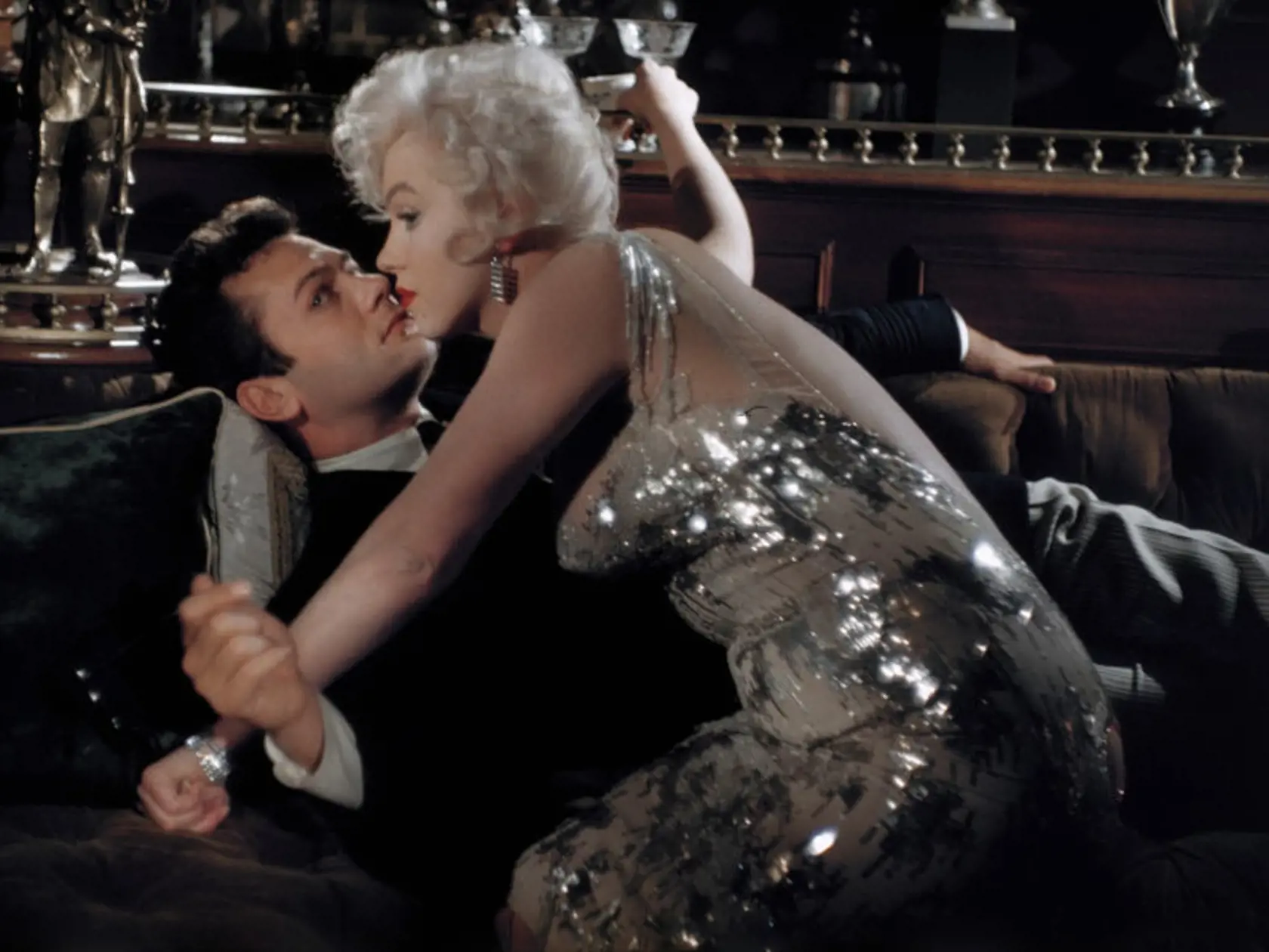 LOS ANGELES - 1958:  Actors Marilyn Monroe and Tony Curtis on the set of the film "Some Like it Hot" in Los Angeles, California.  (Photo by Richard C. Miller/Donaldson Collection/Getty Images)