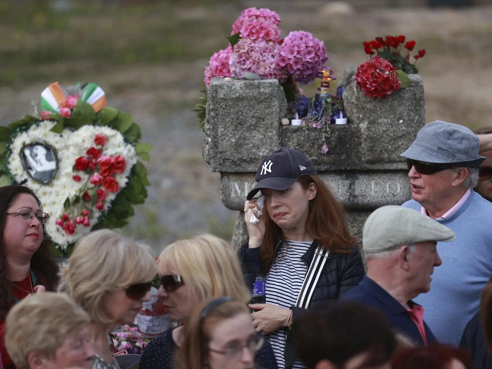 Fanúšikovia sa zhromažďujú pred niekdajším domom írskej speváčky Sinead O'Connorovej