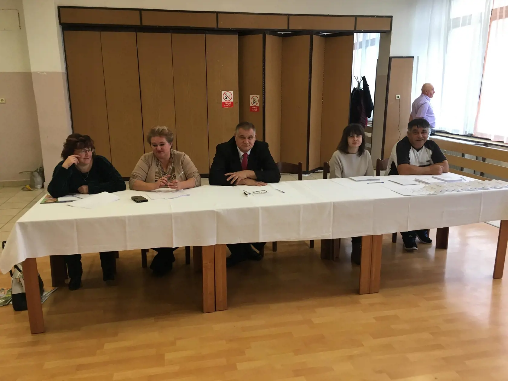 V obci Malinec doposiaľ prišli voliť najmä dôchodcovia.