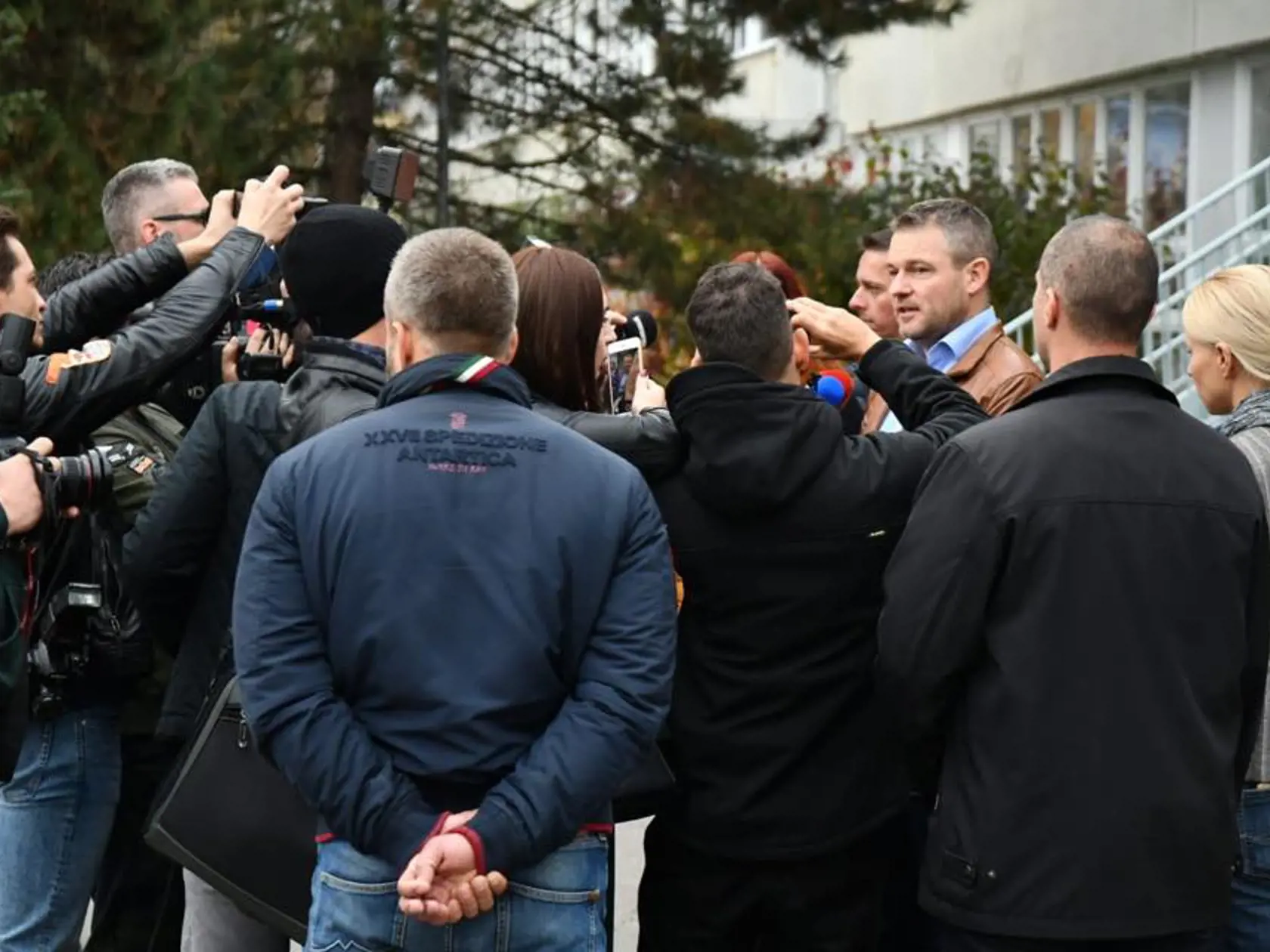 Premiér Peter Pellegrini volil v Banskej Bystrici.