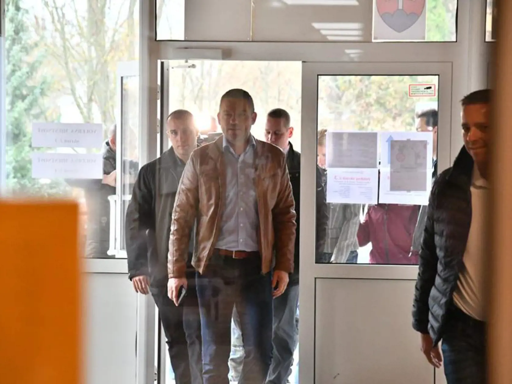 Premiér Peter Pellegrini volil v Banskej Bystrici.