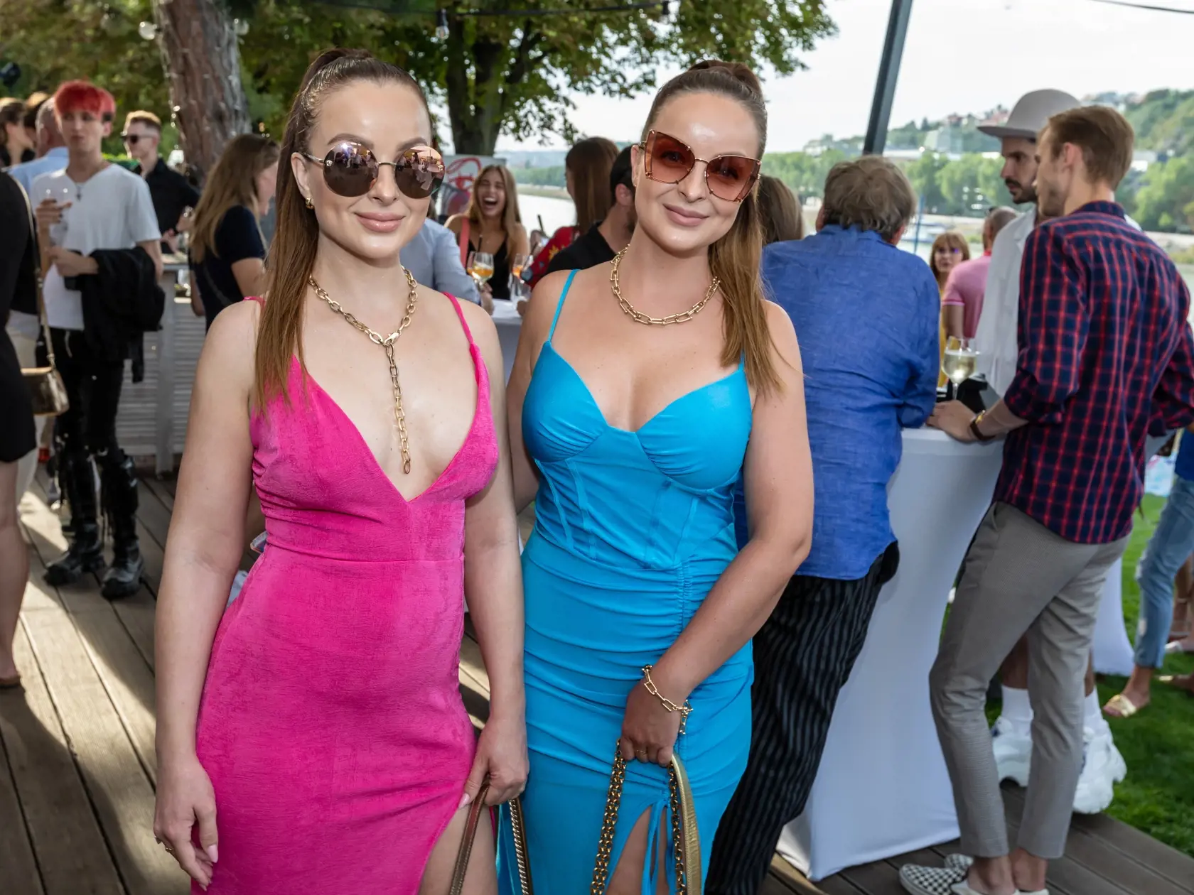 Narodeninová párty TV JOJ v reštaurácii Aušpic. Na snímke Veronika Nízlová a Daniela Nízlová.