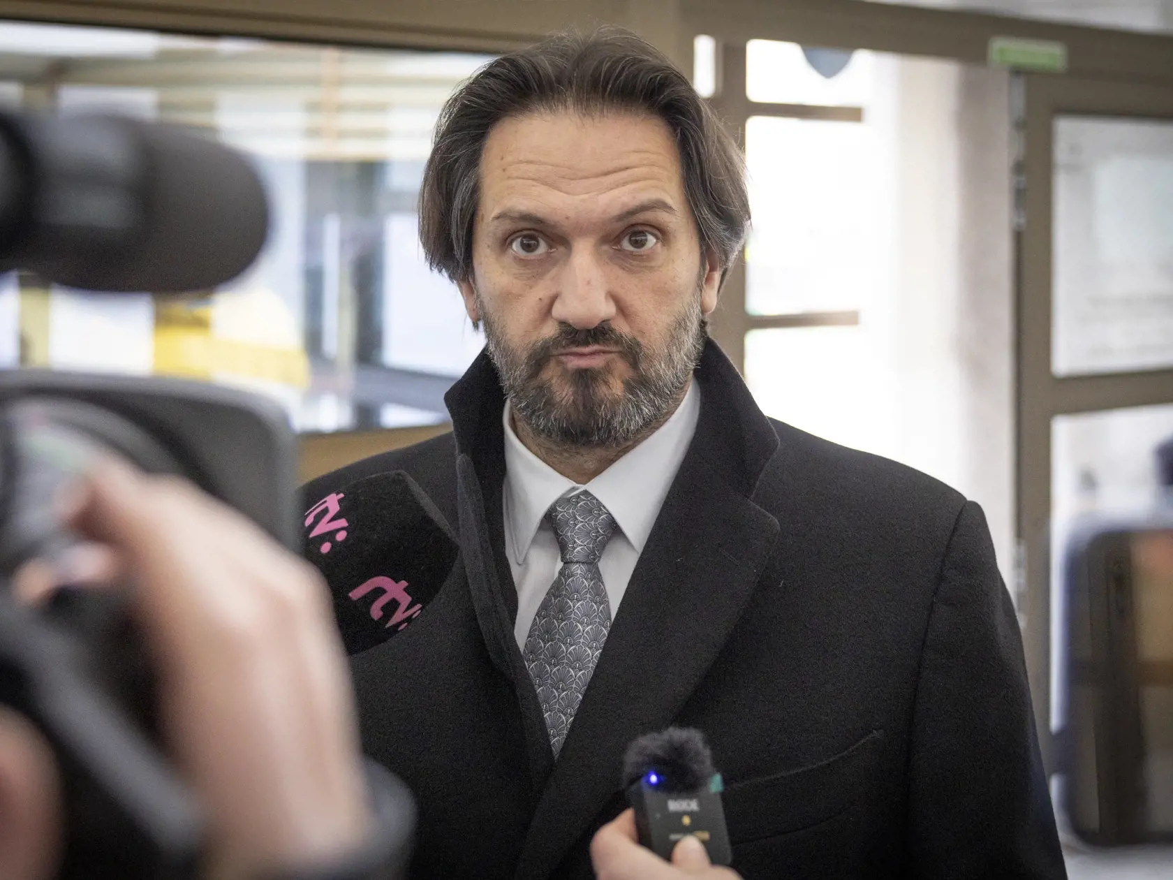 Exminister vnútra SR Robert Kaliňák (na snímke) prichádza na Policajné prezídium v Bratislave za účelom vypočutia vo veci údajného úplatku pre Františka Imreczeho.