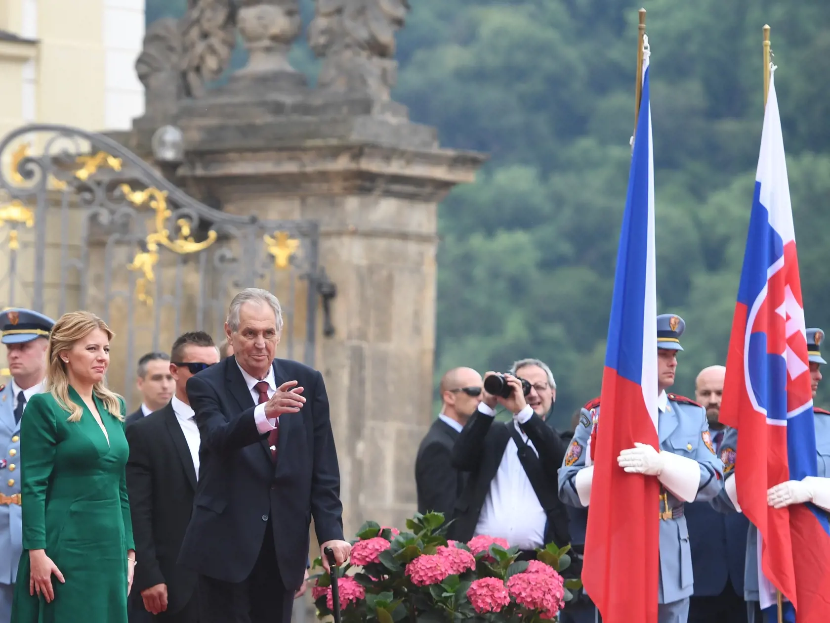 Zuzana Čaputová s Milošom Zemanom na jej prvej návšteve v Prahe.
