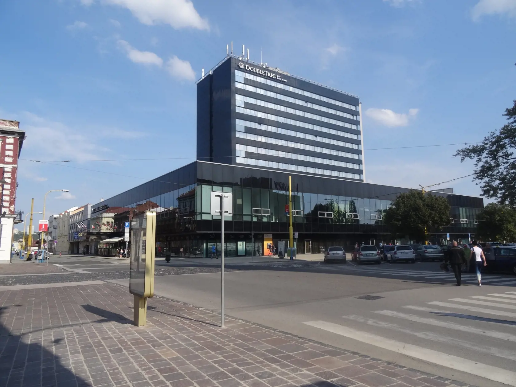 Najluxusnejší hotel v Košiciach už tiež Rezešovcom nepatrí. Postupne sa zbavili svojho podielu v ňom.