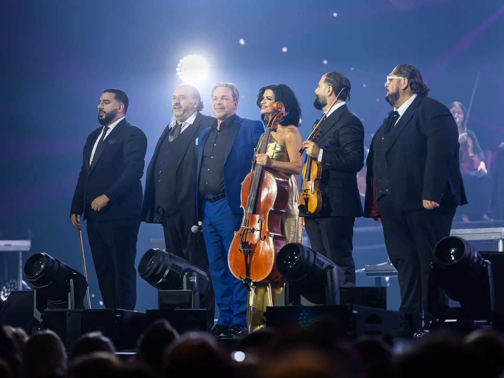 Koncert k príležitosti 75. narodenín speváka Karola Duchoňa pod názvom “Karol Duchoň 75” v Bratislave. Na snímke Cigánski diabli, Ernest Šarközi, Silvia Šarköziová, Štefan Banyák a Ludo Kuruc. 