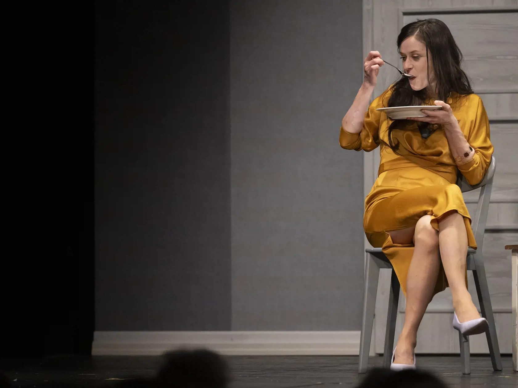 Generálka inscenácie István Tasnádi: Kartónový otecko v divadle Astorka, na snímke Anna Jakab Rakovská (Judita) v Bratislave v pondelok 27. novembra 2023. FOTO TASR - Martin Baumann