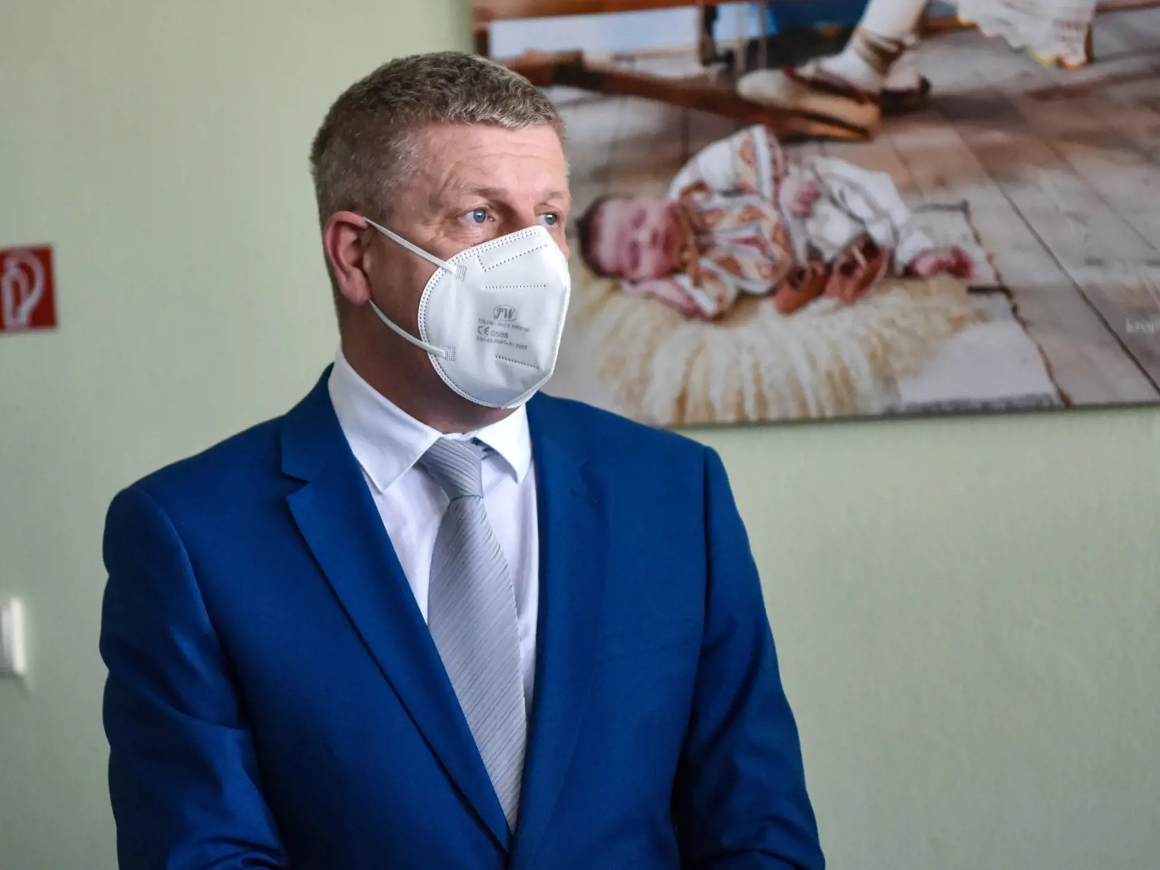 Na snímke minister zdravotníctva SR Vladimír Lengvarský počas návštevy Gynekologicko-pôrodníckej kliniky Univerzitnej nemocnice Bratislava (UNB) Ružinov 8. marca 2022 v Bratislave. FOTO TASR - Pavol Zachar