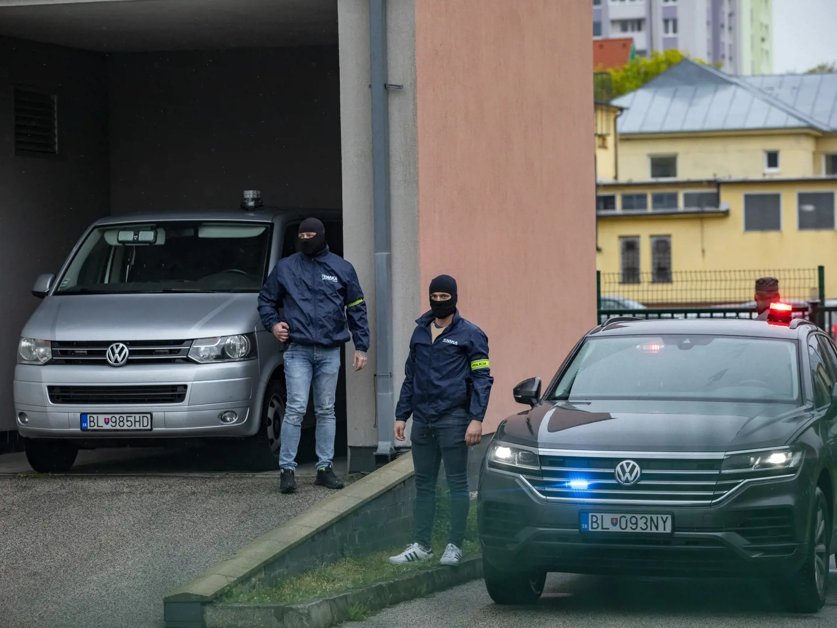 Na snímke  Špecializovaný trestný súd v Pezinku rozhoduje o väzbe exministra vnútra Róberta Kaliňáka.