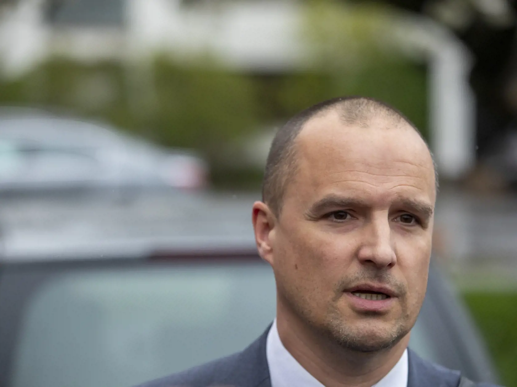 Na snímke  Špecializovaný trestný súd v Pezinku rozhoduje o väzbe exministra vnútra Róberta Kaliňáka.
 JUDr. Ľuboslav Linder, advokát Róberta Kaliňáka