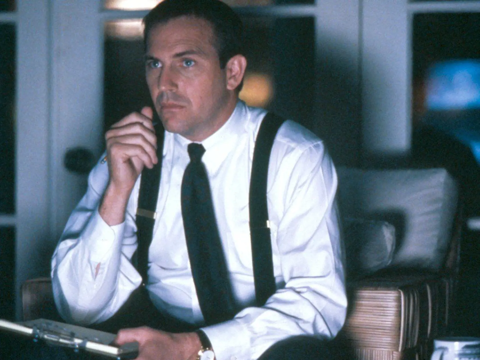 Kevin Costner vo filme Osobný strážca