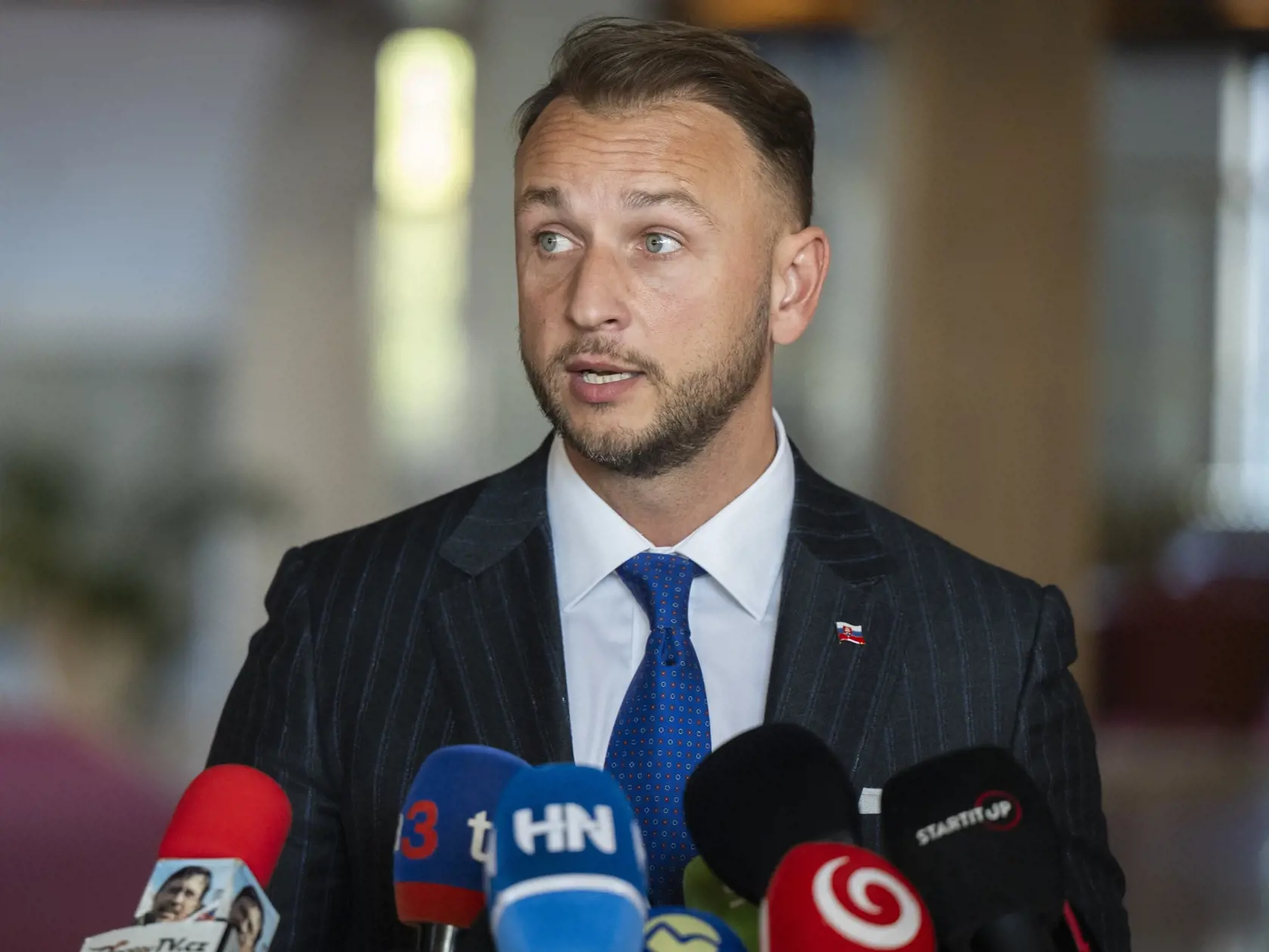 Na snímke minister vnútra Matúš Šutaj Eštok (Hlas-SD) počas tlačovej konferencie po zasadnutí Výboru Národnej rady (NR) Slovenskej republiky (SR) pre obranu a bezpečnosť. Výbor sa sa zaoberal policajnou brutalitou v Košiciach.