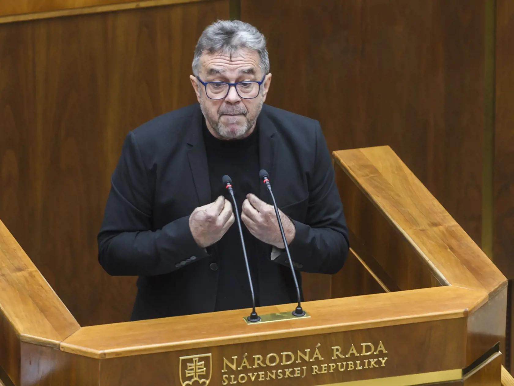 Na snímke poslanec Národnej rady SR Jozef Pročko (hnutie Slovensko) počas rozpravy pred hlasovaním o schválení novely tzv. kompetenčného zákona na 6. schôdzi parlamentu v Bratislave 16. januára 2024. FOTO TASR - Jaroslav Novák