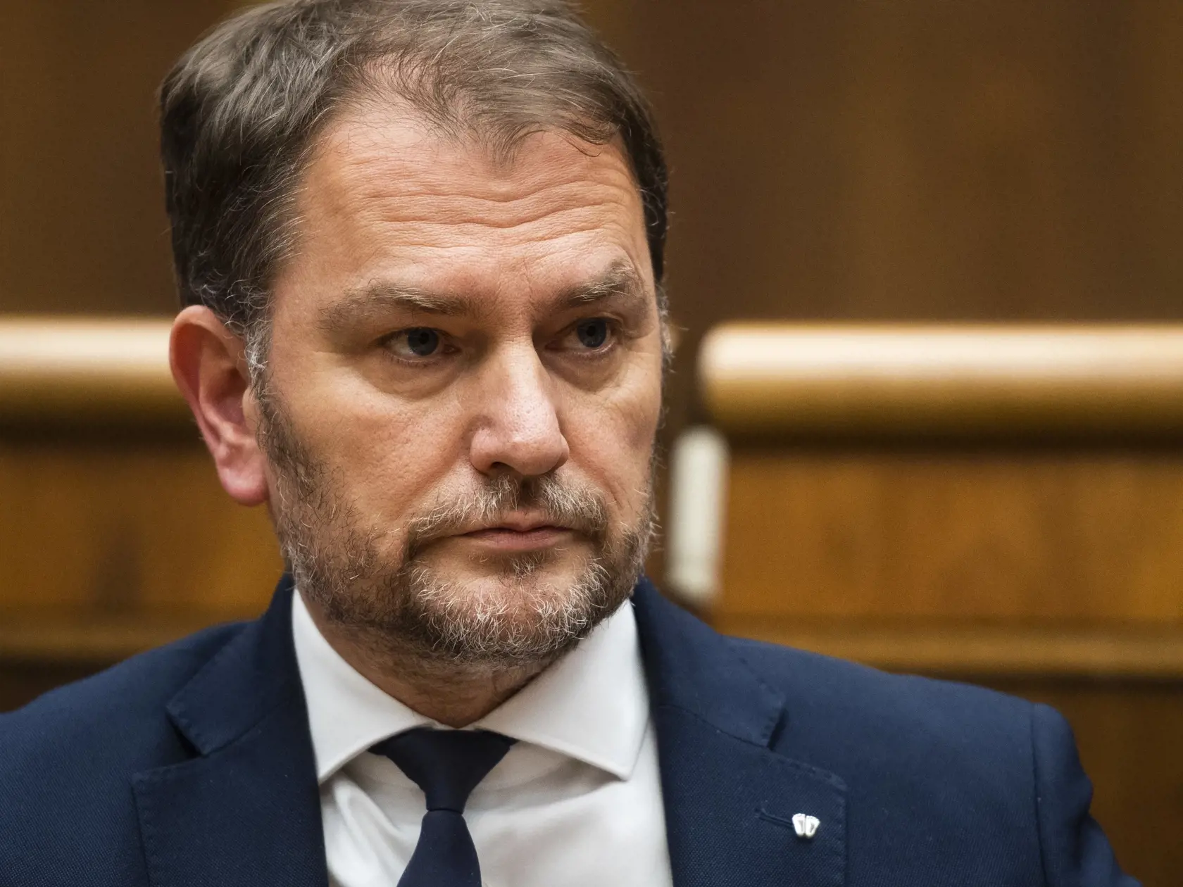Hlasovanie o vyslovení nedôvery vláde. Krošlák tvrdí, že práve jeho hlas bol tým rozhodujúcim 76-tym.