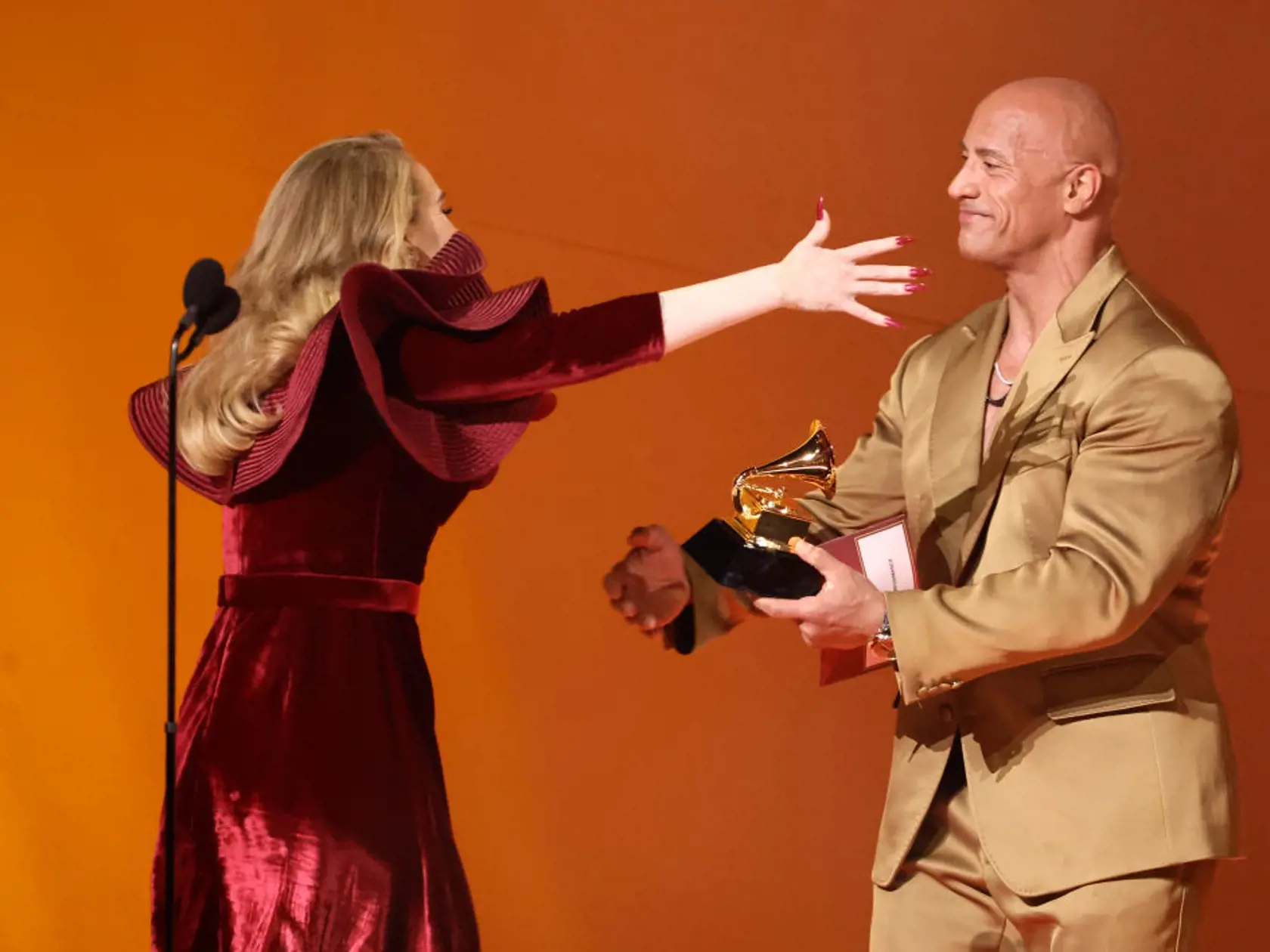 Grammy 2023: Adele a The Rock