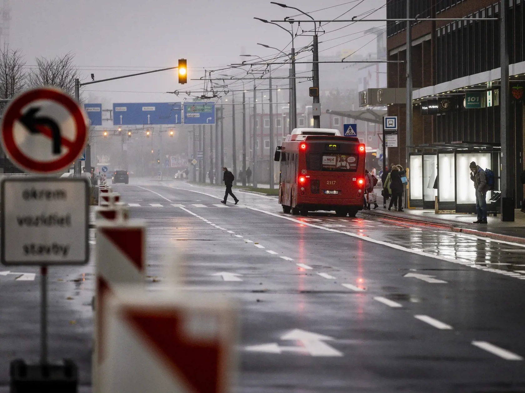 Po rozsiahlej rekonštrukcii bola ulica Mlynské nivy pre individuálnu a verejnú dopravu opätovne otvorená od pondelka 16. novembra 2020.