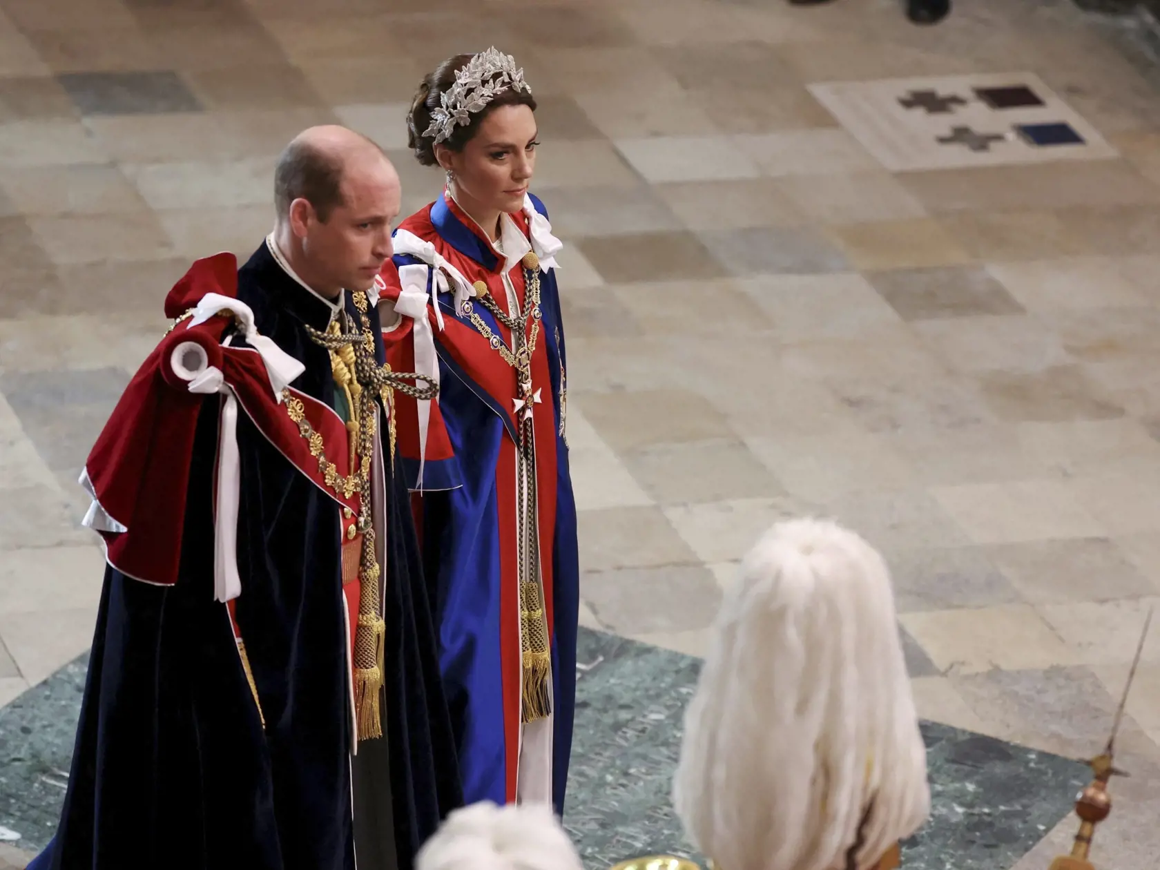 Princ a princezná z Walesu prichádzajú na korunováciu Karola III.