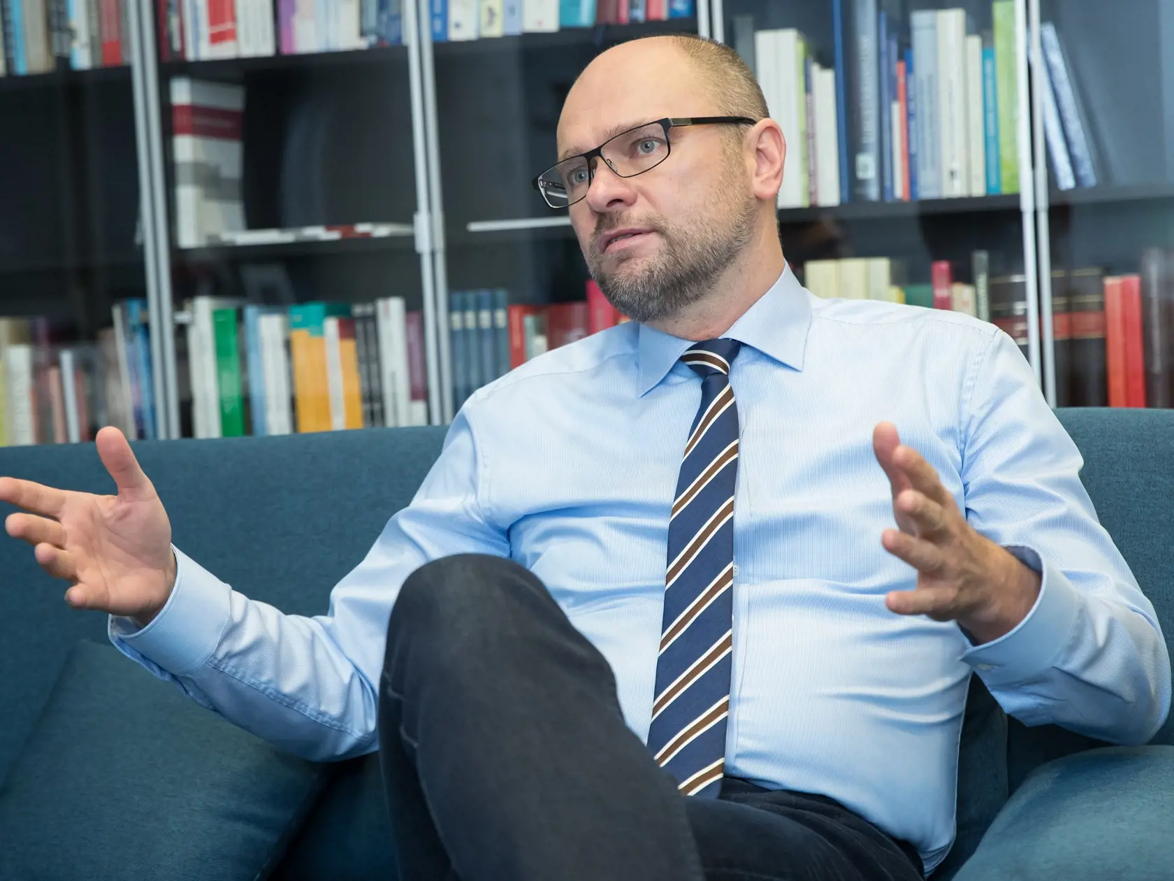 Rozhovor s lídrom politickej strany Sloboda a Solidarita (SaS) Richardom Sulíkom o aktuálnom dianí v starne a jeho pohľade na súčasnú politickú situáciu na Slovensku. Rozhovor pre týždenník Plus 7 dní.