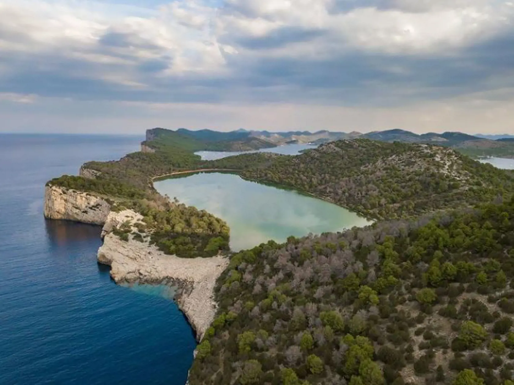 Chorvátsky prírodný park Telašćica sa nachádza na ostrove Dugi Otok.