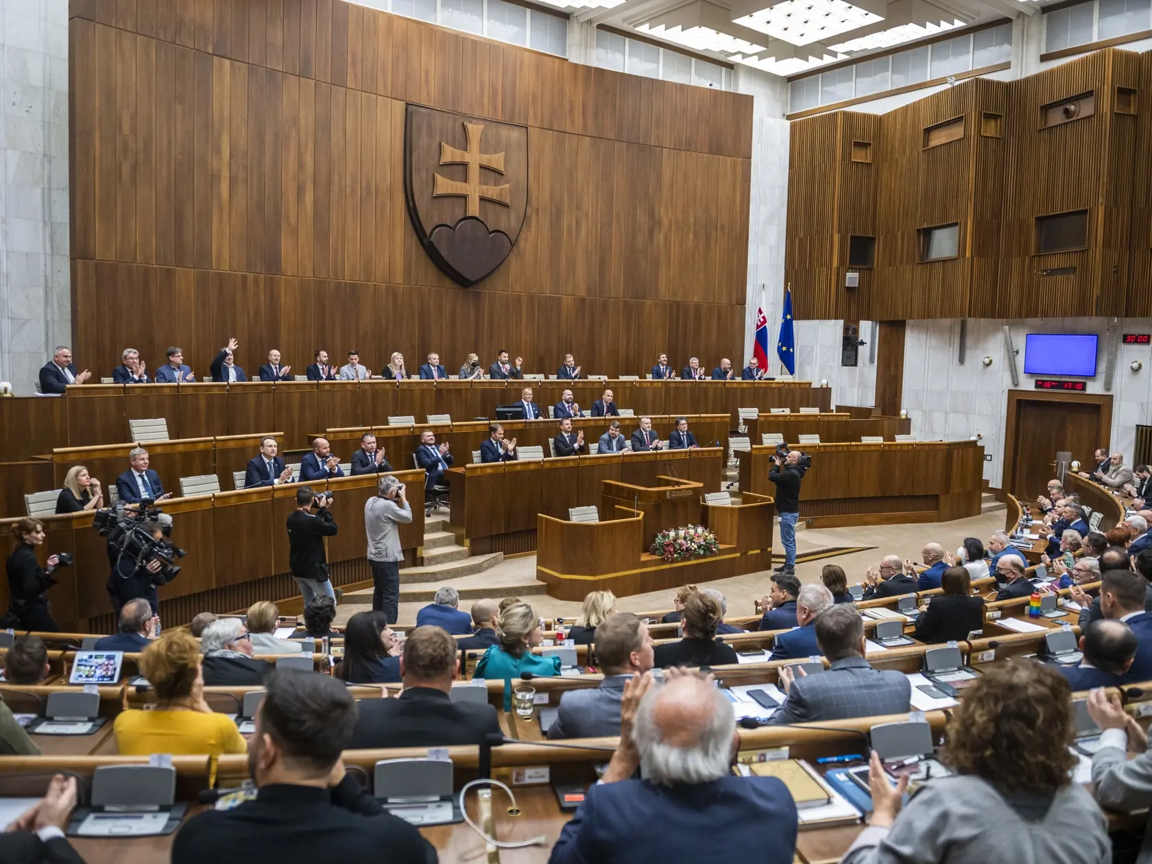 Podľa informácií Plus JEDEN DEŇ by mohlo ísť o osoby, ktoré sa v najbližších voľbách objavia na kandidátke Matovičovho hnutia.