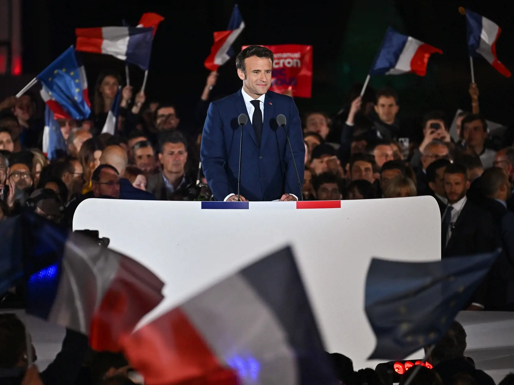 Emmanuel Macron zvíťazil v prezidentských voľbách Francúzska.