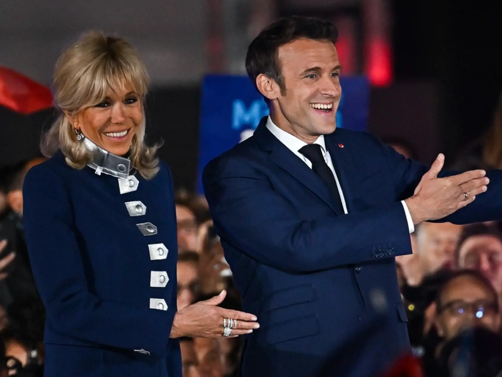 Macronovci ďakujú svojim voličom.