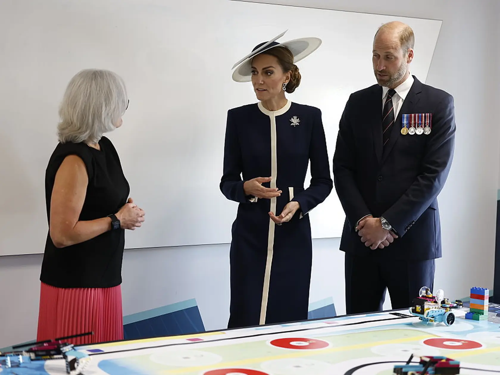 Princezná Kate zaujala v námorníckej modrej.