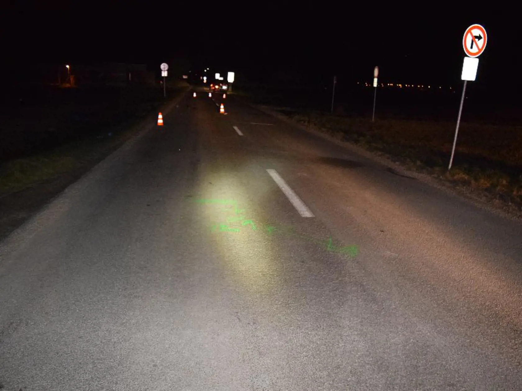 Obeťou nebezpečnej jazdy mladých ľudí sa tento raz stal 45-ročný Braňo Hvorečný z Bytče. O udalosti, ktorá sa stala 28. januára o 22:45 hod. na ceste III/2004 v smere jazdy od Bytče do Predmiera (okr. Bytča), okamžite informovala polícia žilinského kraja.