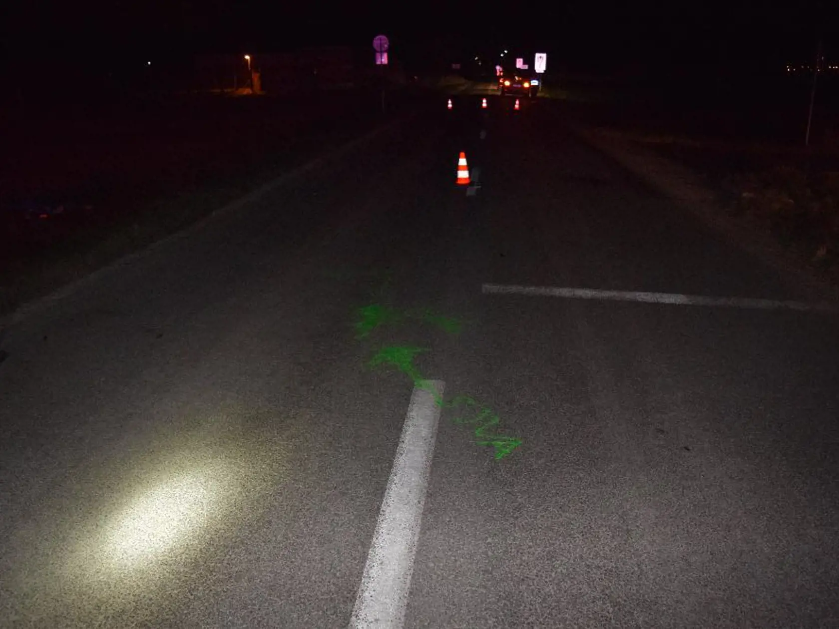 Obeťou nebezpečnej jazdy mladých ľudí sa tento raz stal 45-ročný Braňo Hvorečný z Bytče. O udalosti, ktorá sa stala 28. januára o 22:45 hod. na ceste III/2004 v smere jazdy od Bytče do Predmiera (okr. Bytča), okamžite informovala polícia žilinského kraja.