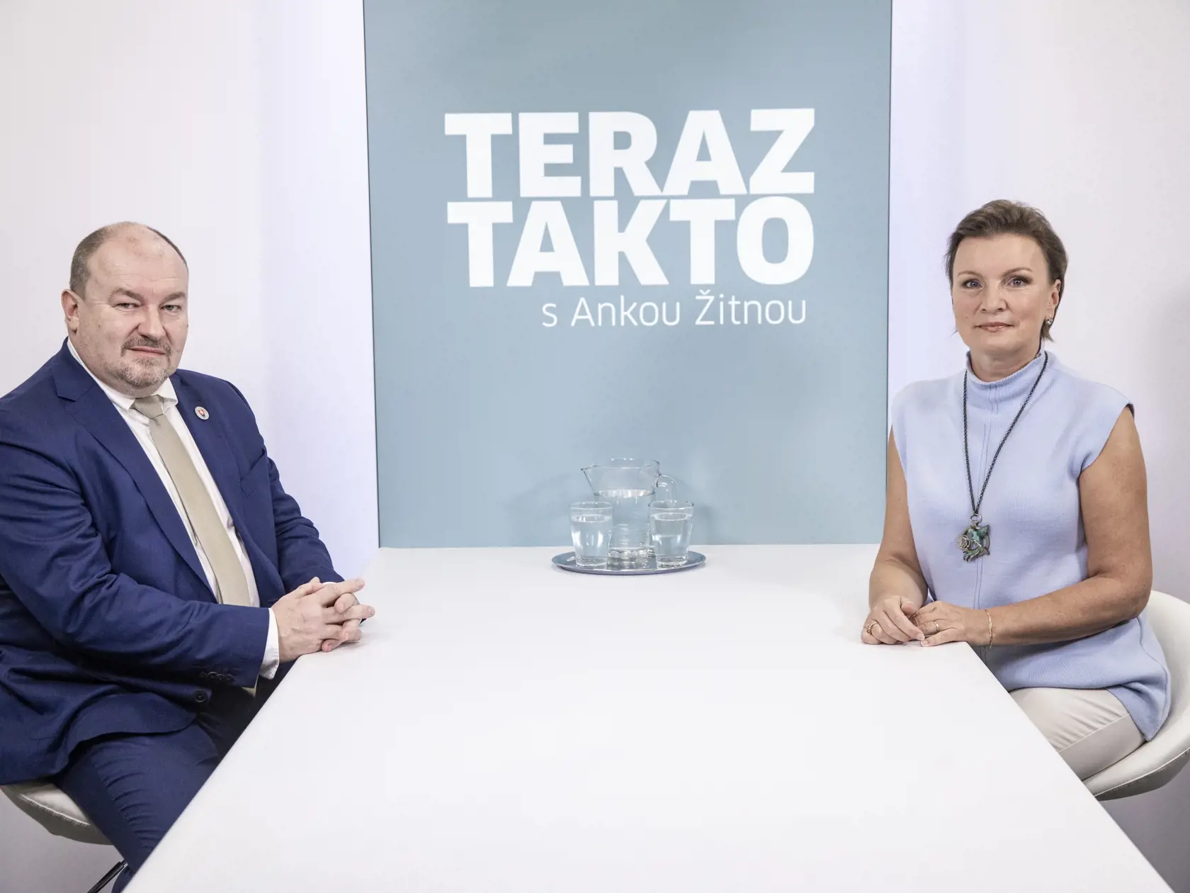 Na snímke je diskusná relácia “Teraz takto”, ktorej hosťom bol  poslanec Národnej rady Slovenskej republiky na kandidátke strany SNS Rudolf Huliak.